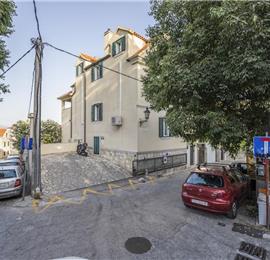 4-5 bedroom villa with Split City and Sea Views sleeps 8-10